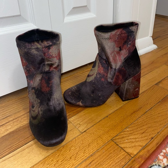 Velvet Feather Print Heel Booties - Picture 7 of 15